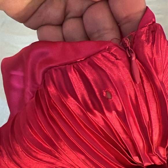 Elegant Pink Halter Dress - Picture 2 of 4